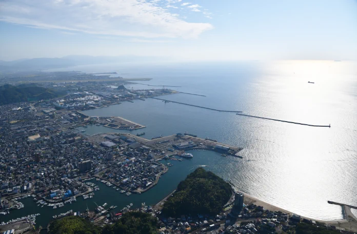 松山港防波堤工事(愛媛県松山市海岸通)